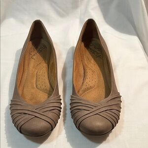 Natural Soul Women's Brown Flats